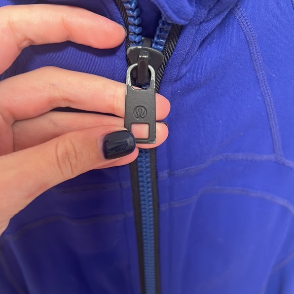 Lululemon Define Jacket - size 8 - Picture 4 of 5